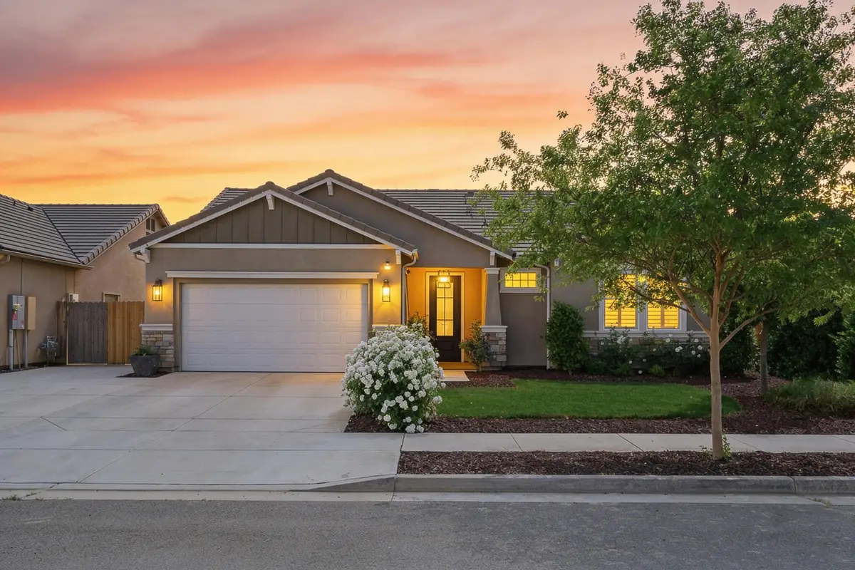 6337 W Elowin Avenue, Visalia, CA 93291 - #1
