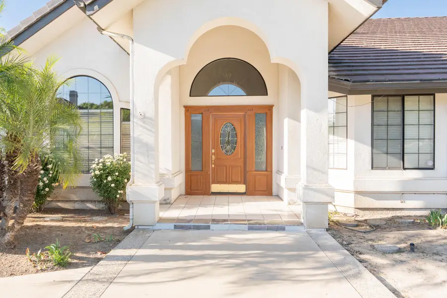 3714 W Woodside Avenue, Visalia, CA 93291 - #2