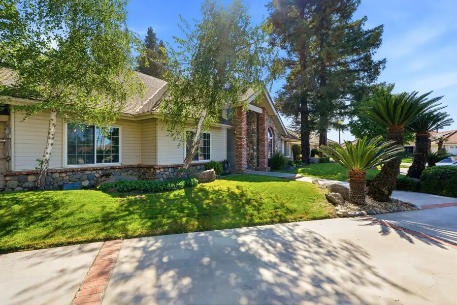 412 N Kanai Drive, Porterville, CA 93257 - #3