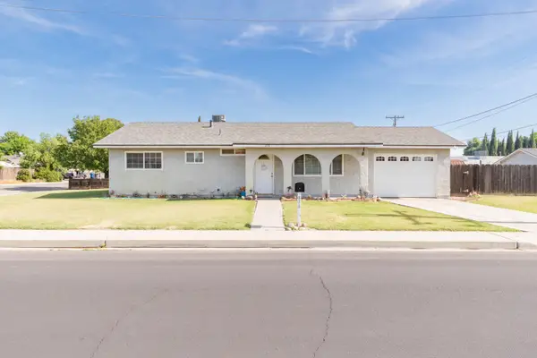 876 Daphne Lane, Lemoore, CA 93245