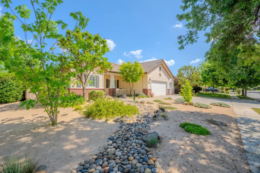 3634 N Jackie Street, Visalia, CA 93291 - #3