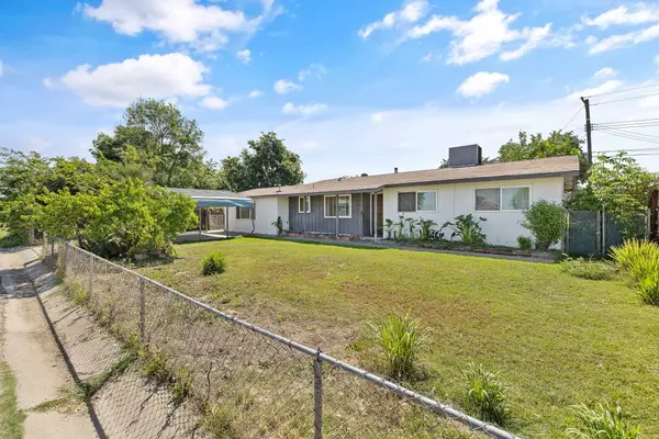 1117 W Wren Avenue, Visalia, CA 93291