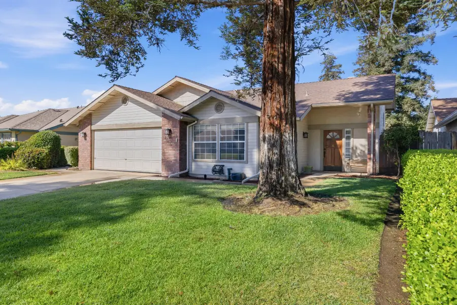 1301 S Atwood Court, Visalia, CA 93277 - #2