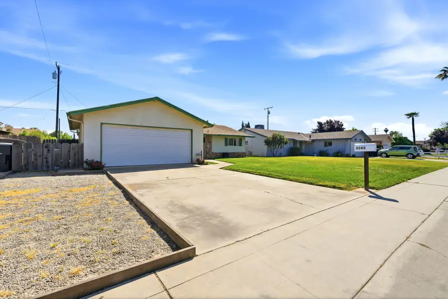 3345 W Laurel Avenue, Visalia, CA 93277 - #3