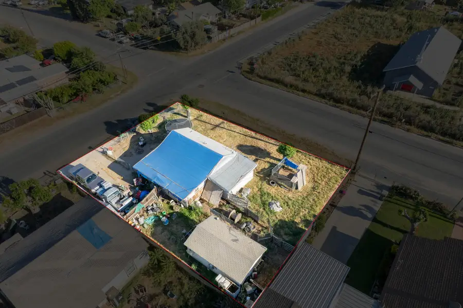 319 Holcomb Street, Porterville, CA 93257 - #2