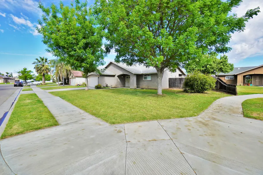 950 Geneva Drive, Lemoore, CA 93245 - #3