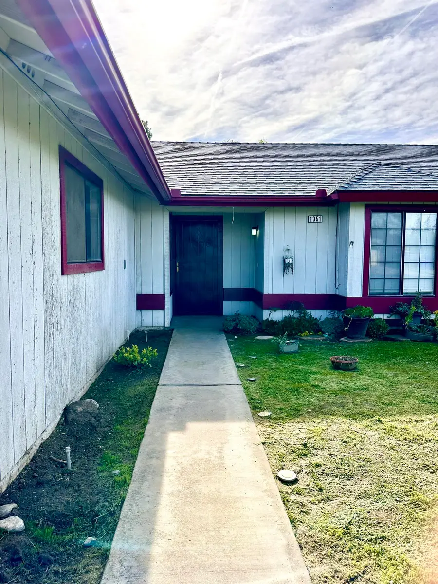 1351 W Westfield Avenue, Porterville, CA 93257 - #3