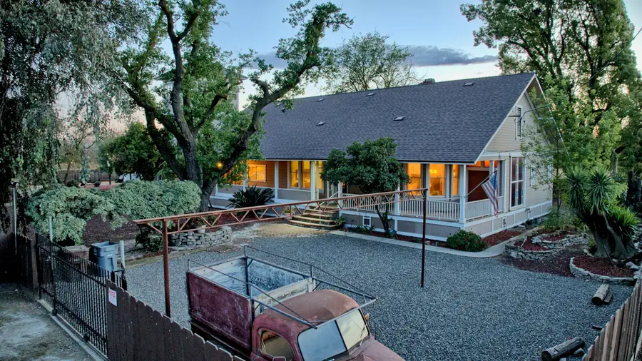 14331 Fargo Avenue, Hanford, CA 93230 - #3