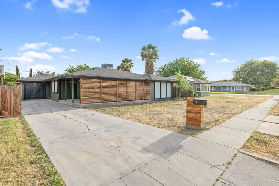 445 W Washington Street, Coalinga, CA 93210 - #3