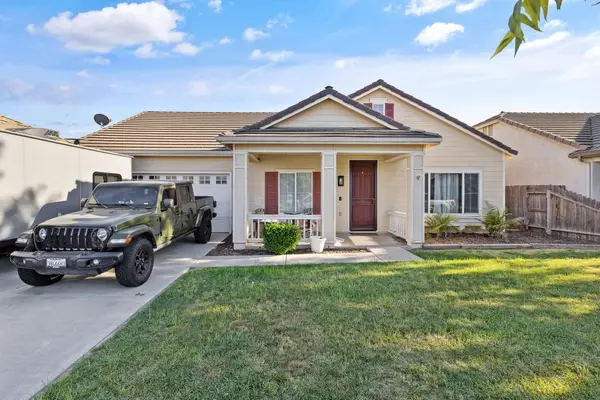 1963 W Merritt Street, Hanford, CA 93230