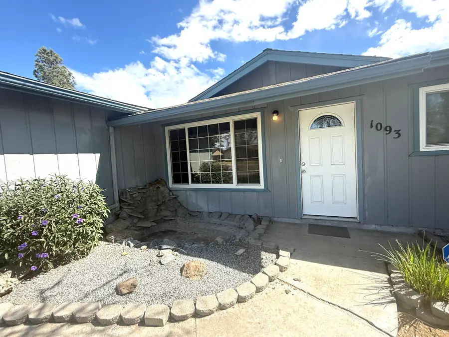 1093 Raymond Road, Hanford, CA 93230 - #3