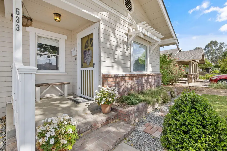 533 S E Street, Exeter, CA 93221 - #2