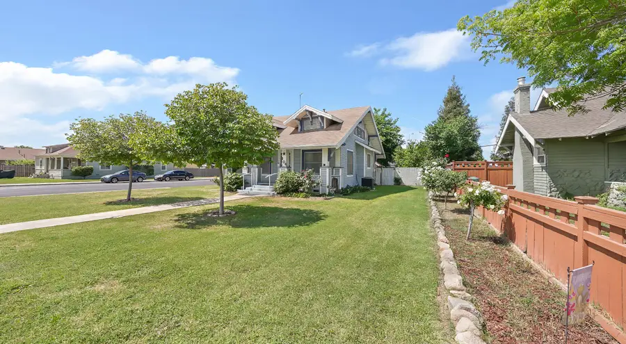 104 N Orange Avenue, Exeter, CA 93221 - #2