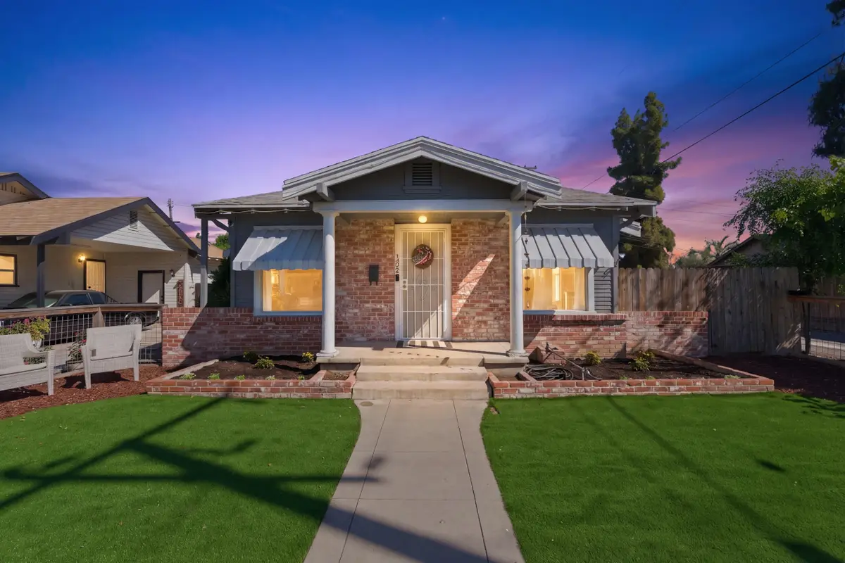 1320 W Oak Avenue, Visalia, CA 93291 - #1