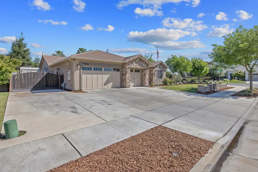 4020 W Lark, Visalia, CA 93291 - #2