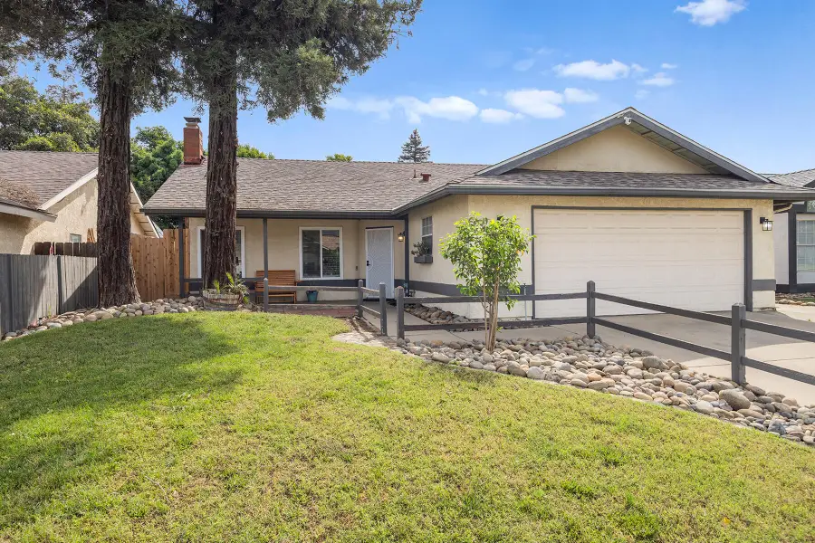 1136 N Atwood Street, Visalia, CA 93291 - #2