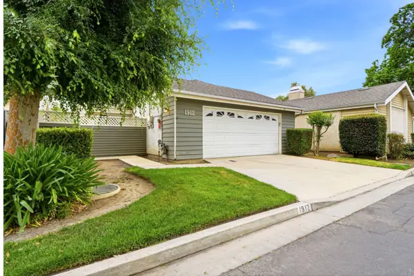 1912 S Pinnacle Street, Visalia, CA 93292