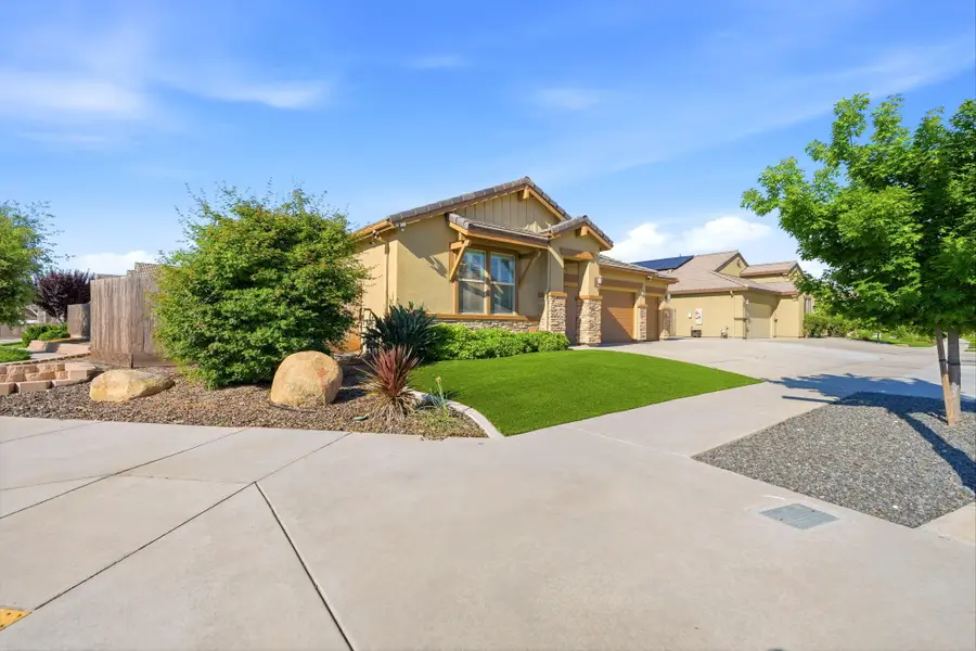 1703 W Porter Avenue, Visalia, CA 93291 - #3