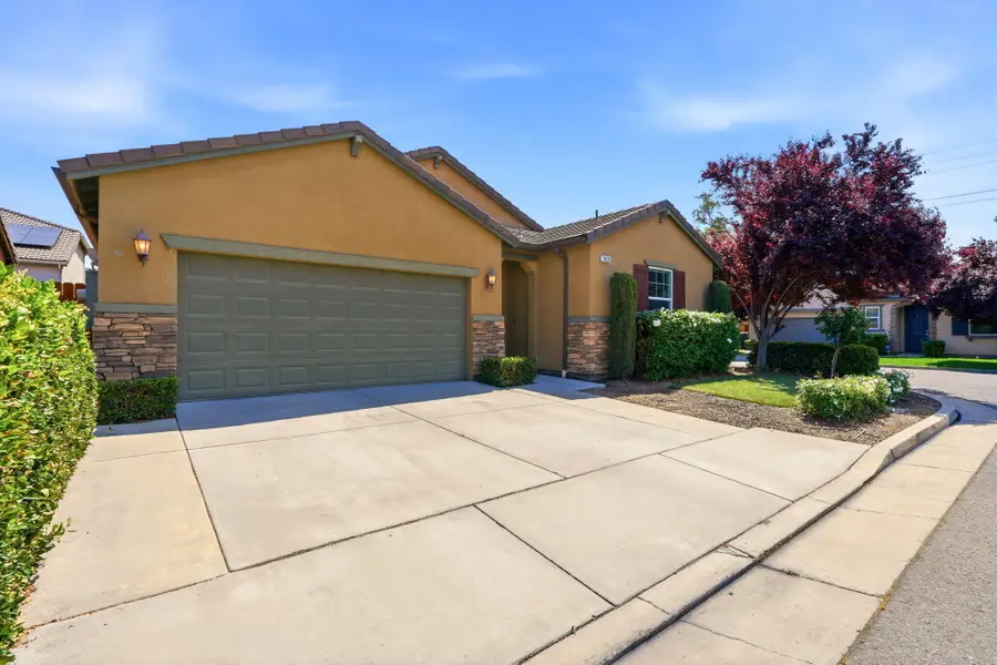 3026 Winslow Street, Visalia, CA 93291 - #3