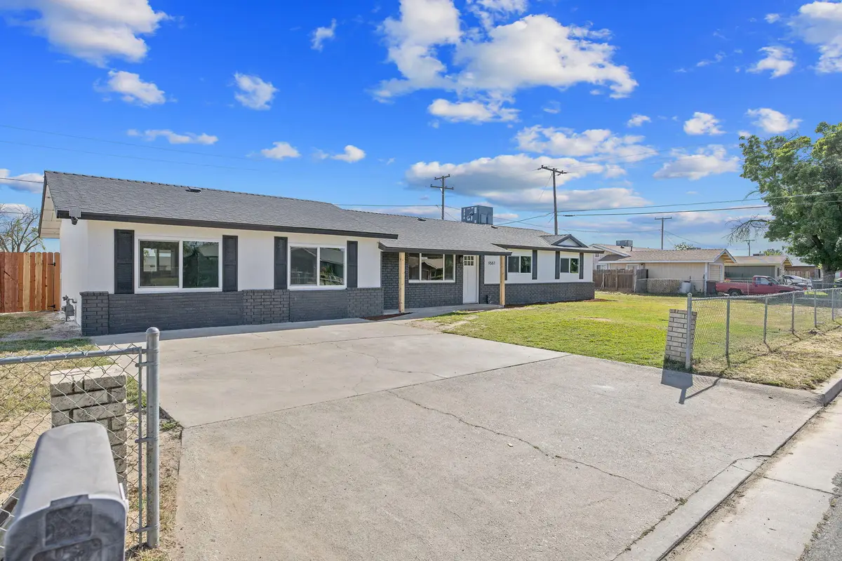 9561 Garden Drive, Hanford, CA 93230 - #1