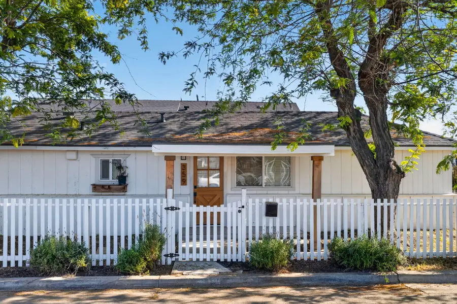 359 N Quince, Exeter, CA 93221 - #2