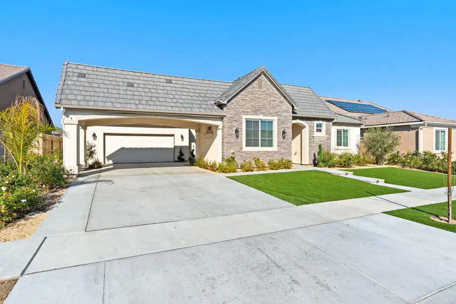 2124 Cortner Street, Hanford, CA 93230 - #2