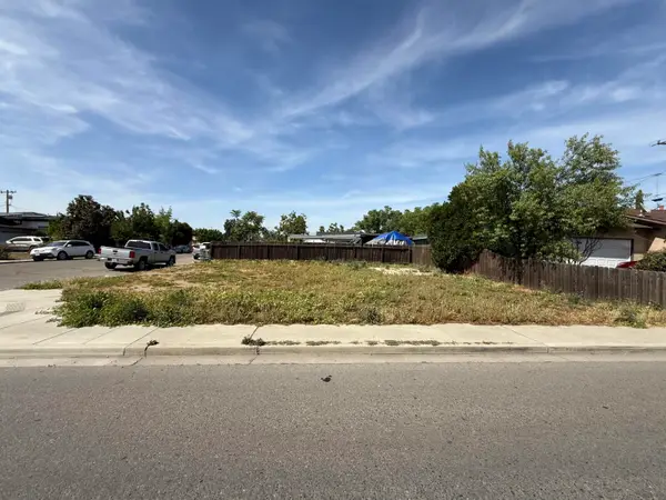 212 E Houston Avenue, Visalia, CA 93291