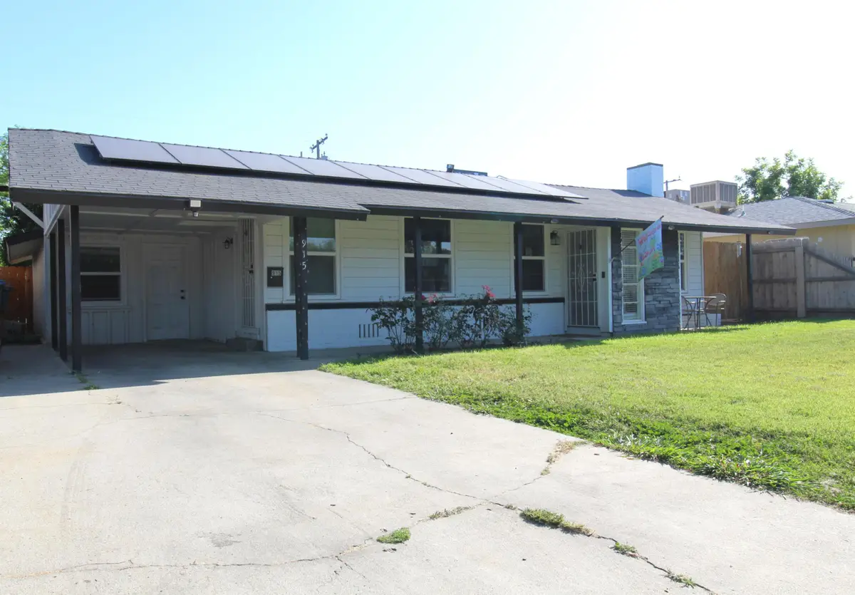 915 E Noble Avenue, Visalia, CA 93292 - #1