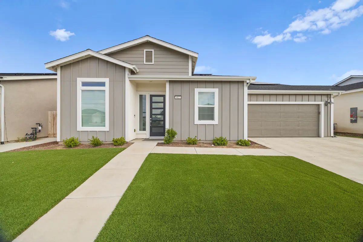 412 E Newton Avenue, Visalia, CA 93291 - #1