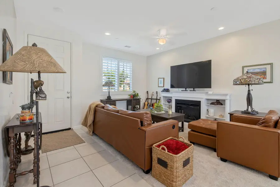 3246 N Rova Court, Visalia, CA 93291 - #3