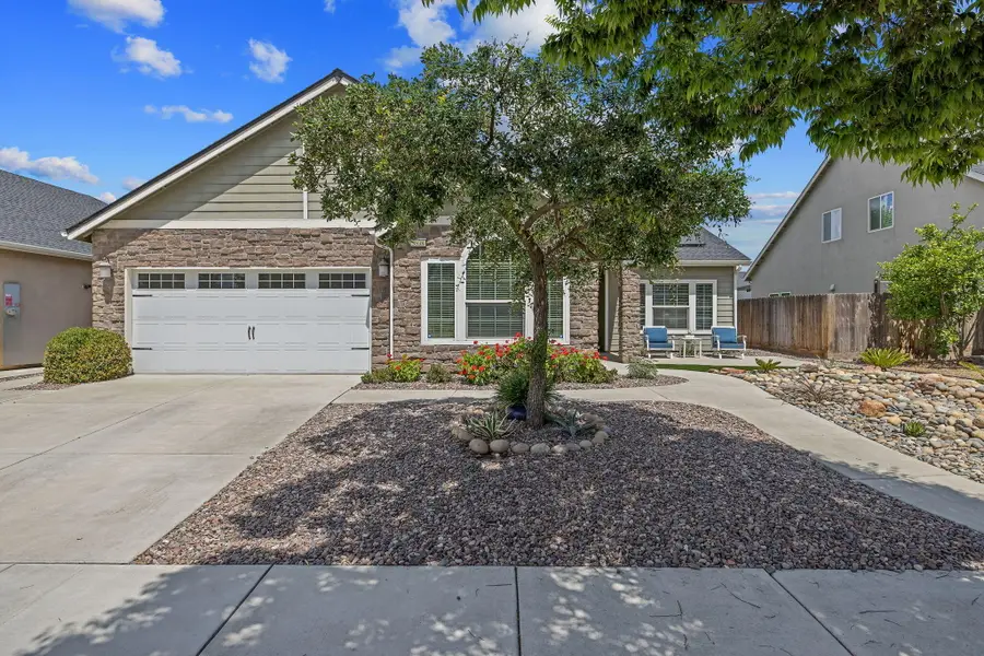 3938 W Vine Avenue, Visalia, CA 93291 - #2