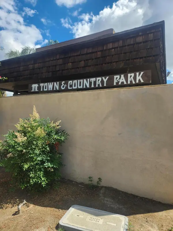 1146 N Gem Street, Tulare, CA 93274