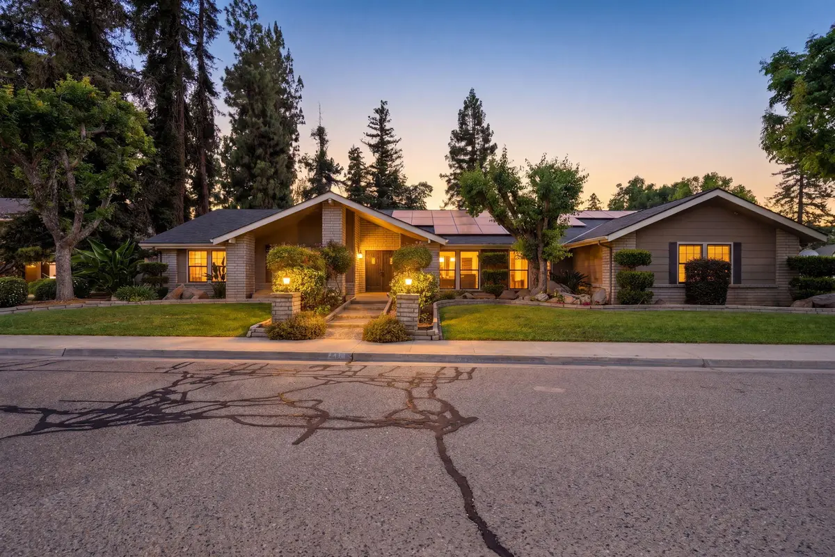 616 W Victor Avenue, Visalia, CA 93277 - #1