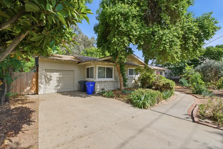 628 N G Street, Porterville, CA 93257 - #3