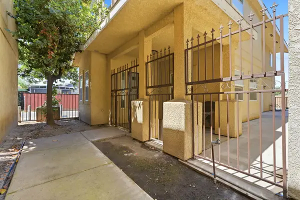 142 S Filbert Road, Exeter, CA 93221