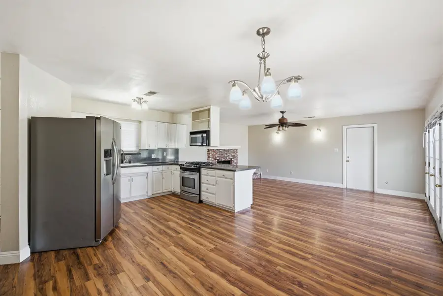 1550 Lowery Street, Porterville, CA 93257 - #2