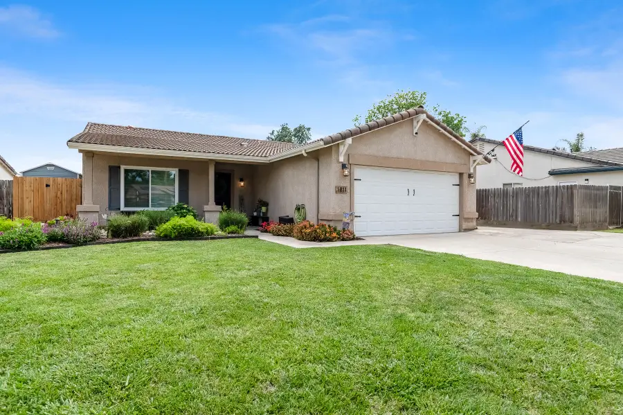 1811 E Country Court, Visalia, CA 93292 - #2