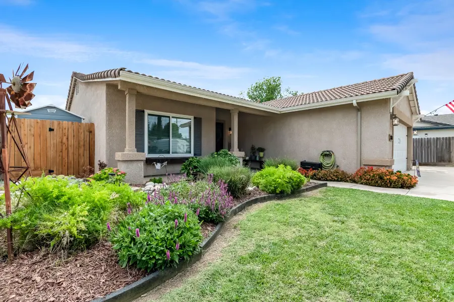 1811 E Country Court, Visalia, CA 93292 - #3