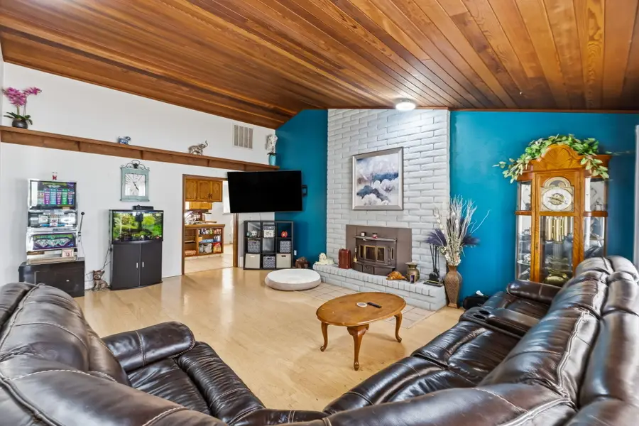 1025 W Monte Vista, Visalia, CA 93277 - #2