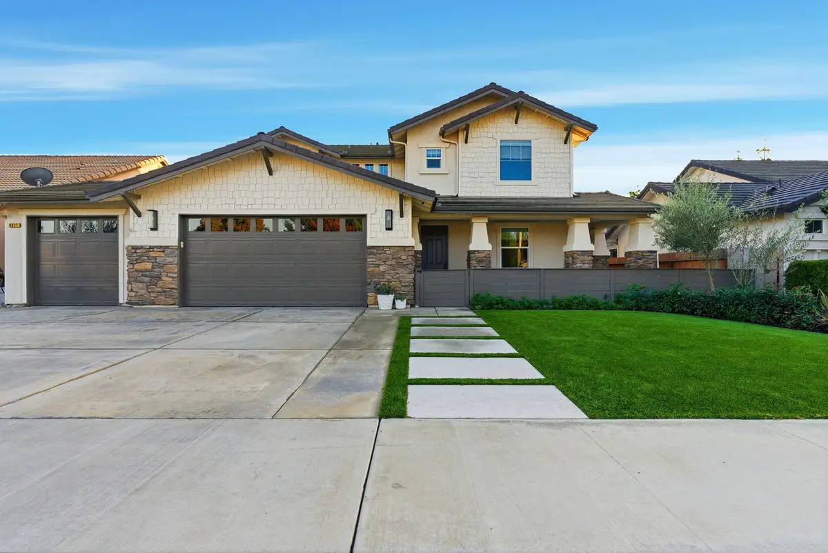 6321 W Oriole Avenue, Visalia, CA 93291 - #1