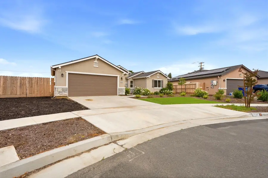 2198 W Ambassador Way, Hanford, CA 93230 - #3
