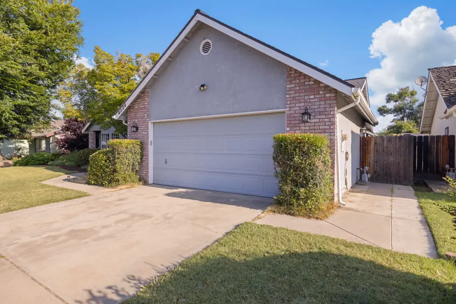 4324 W Orchard Avenue, Visalia, CA 93277 - #3