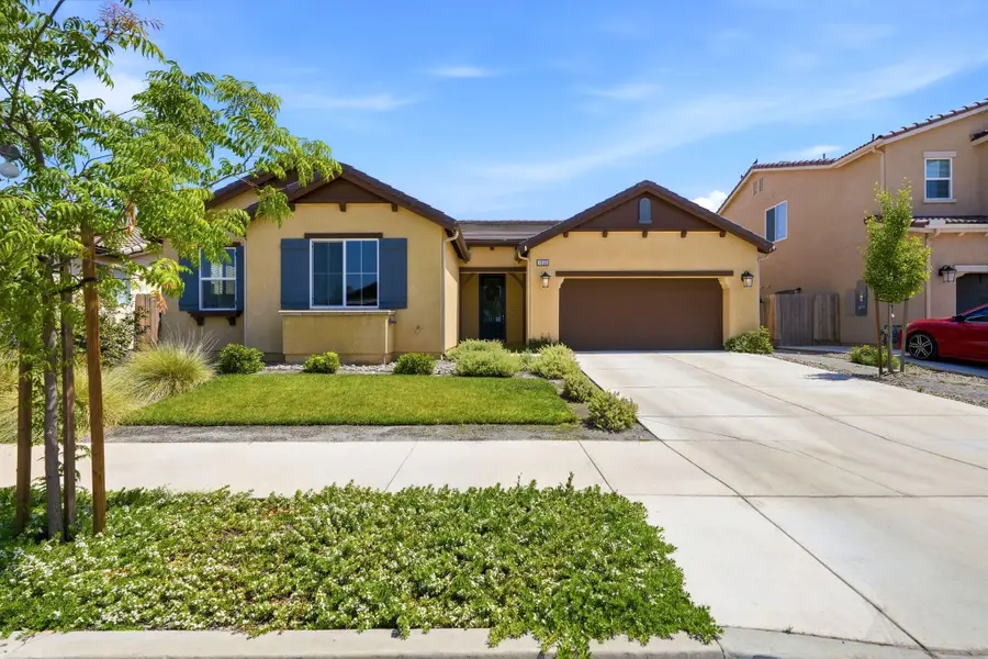 1833 W Corvina Avenue, Visalia, CA 93291 - #2