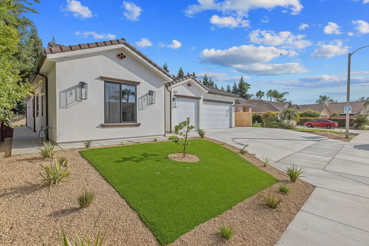 1047 E Arlen Avenue, Visalia, CA 93292 - #1
