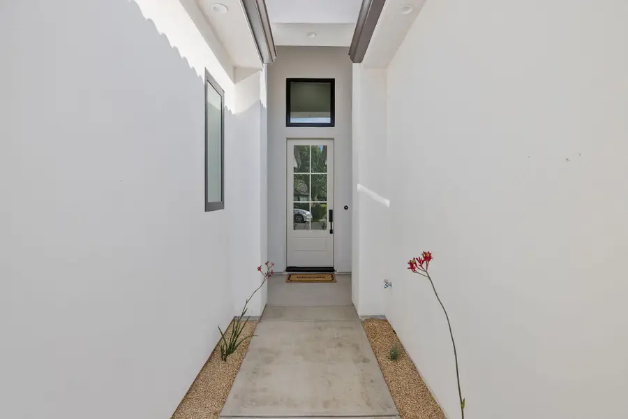 1047 E Arlen Avenue, Visalia, CA 93292 - #3