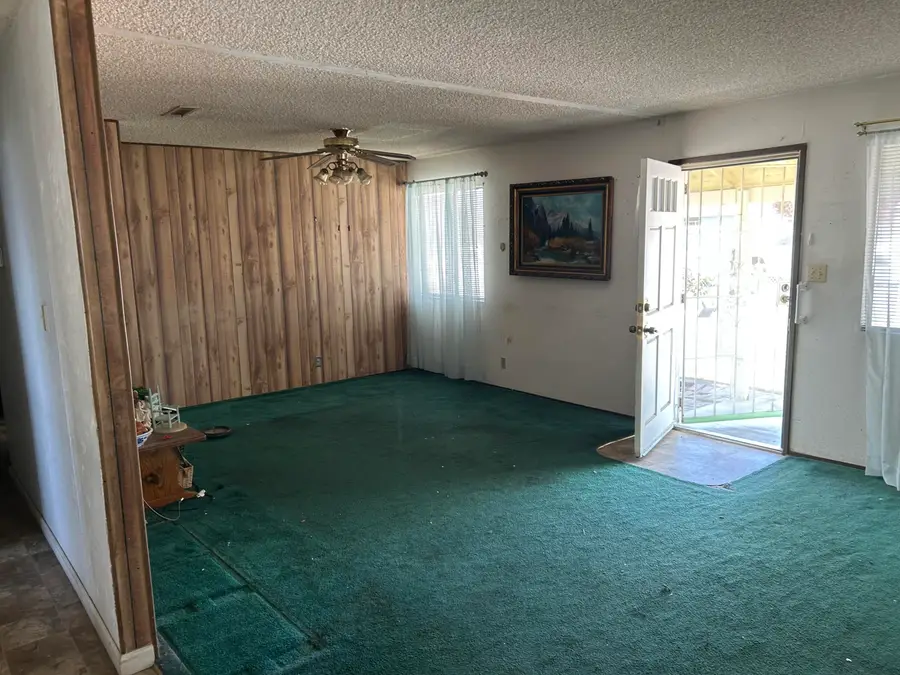 12561 Aceves Avenue, Orosi, CA 93647 - #2