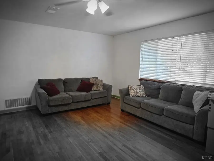 275 Ida Way, Hanford, CA 93230 - #2