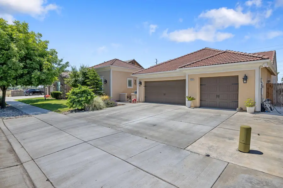 2649 N Sidney Street, Visalia, CA 93291 - #2