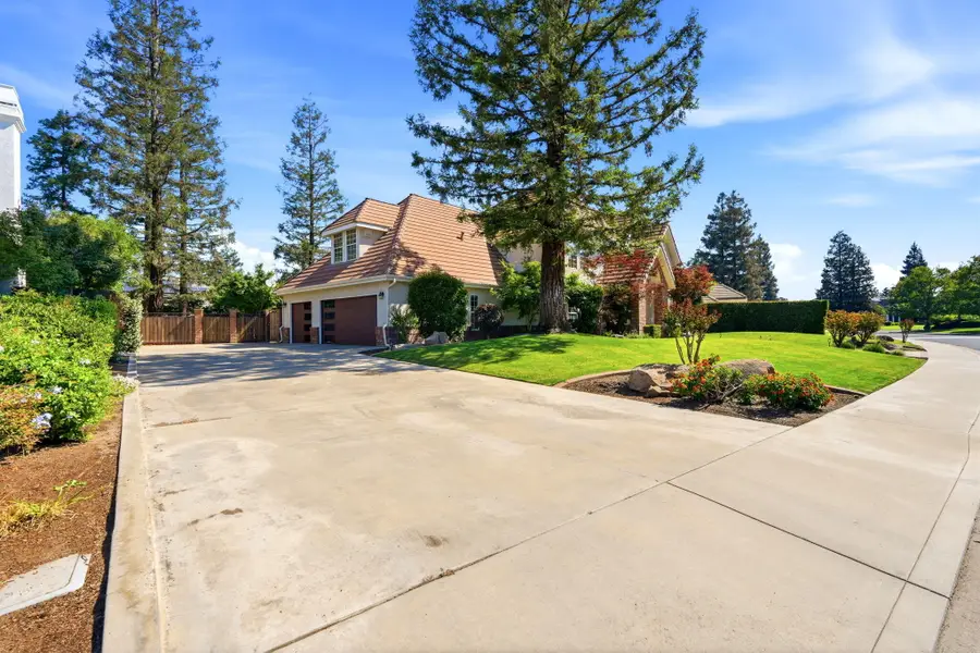 5036 Lakewood Drive, Visalia, CA 93291 - #3
