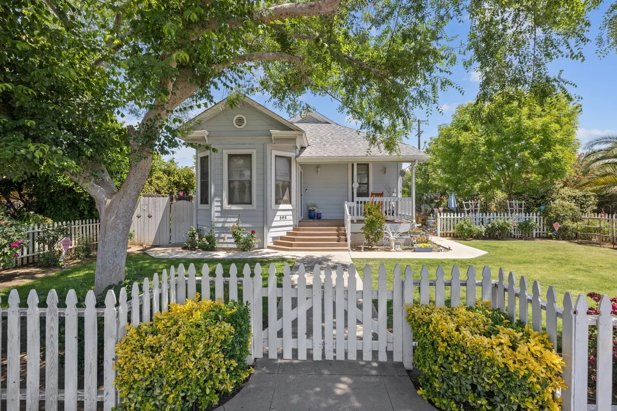 303 N E Street, Exeter, CA 93221 - #1